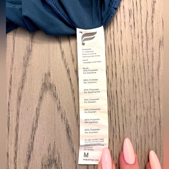 Fabletics Workout Top Size M - Picture 3 of 6